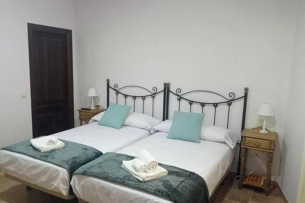 Homerez - Luxury Villa with Private Pool in Las Casas in Ciudad Real, Ciudad Real Province