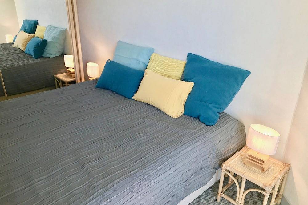 Appartement entier, T2 de 52m2,  plage à 10 mn à pied, au calme, grande terrasse in Biarritz, Région de Bayonne