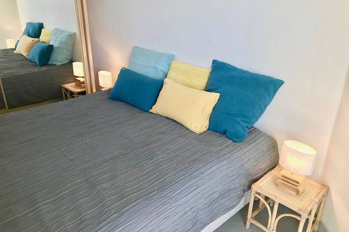 Entire apartment, T2 52m2, 10 mn walk from the beach, quiet location, large terrace in Biarritz, Bayonne region