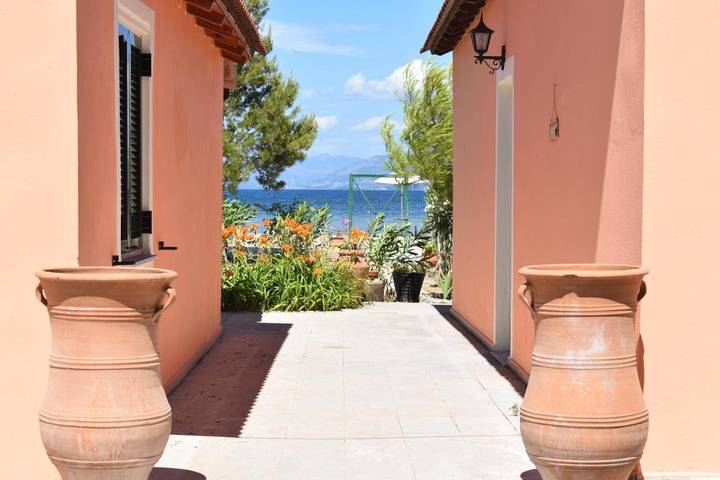 Bungalow voor 4 personen, with Balkon and Terras as well as Tuin and Uitzicht op Corfu