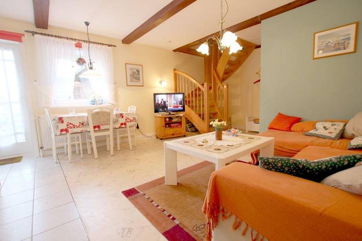 Ganze Wohnung, 2-Zimmer Ferienwhg. in Nieblum mit ca. 55qm Eg und Og mit Garten und Terrasse in Nieblum, Föhr
