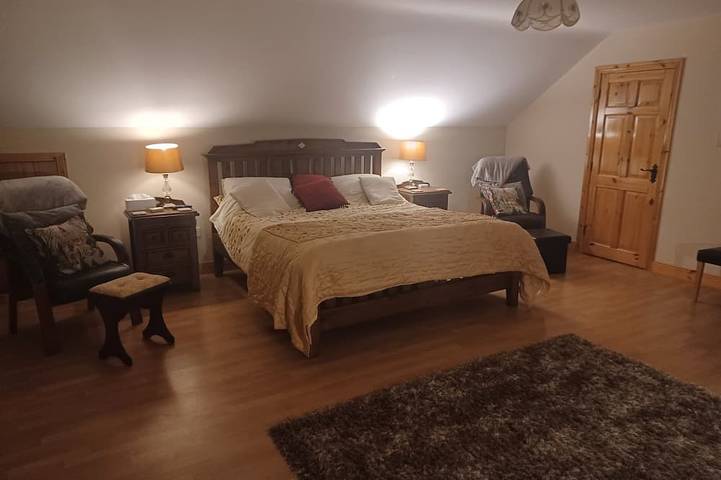 Deluxe double bedroom in a picturesque location just 25 minutes from Galway City in County Galway