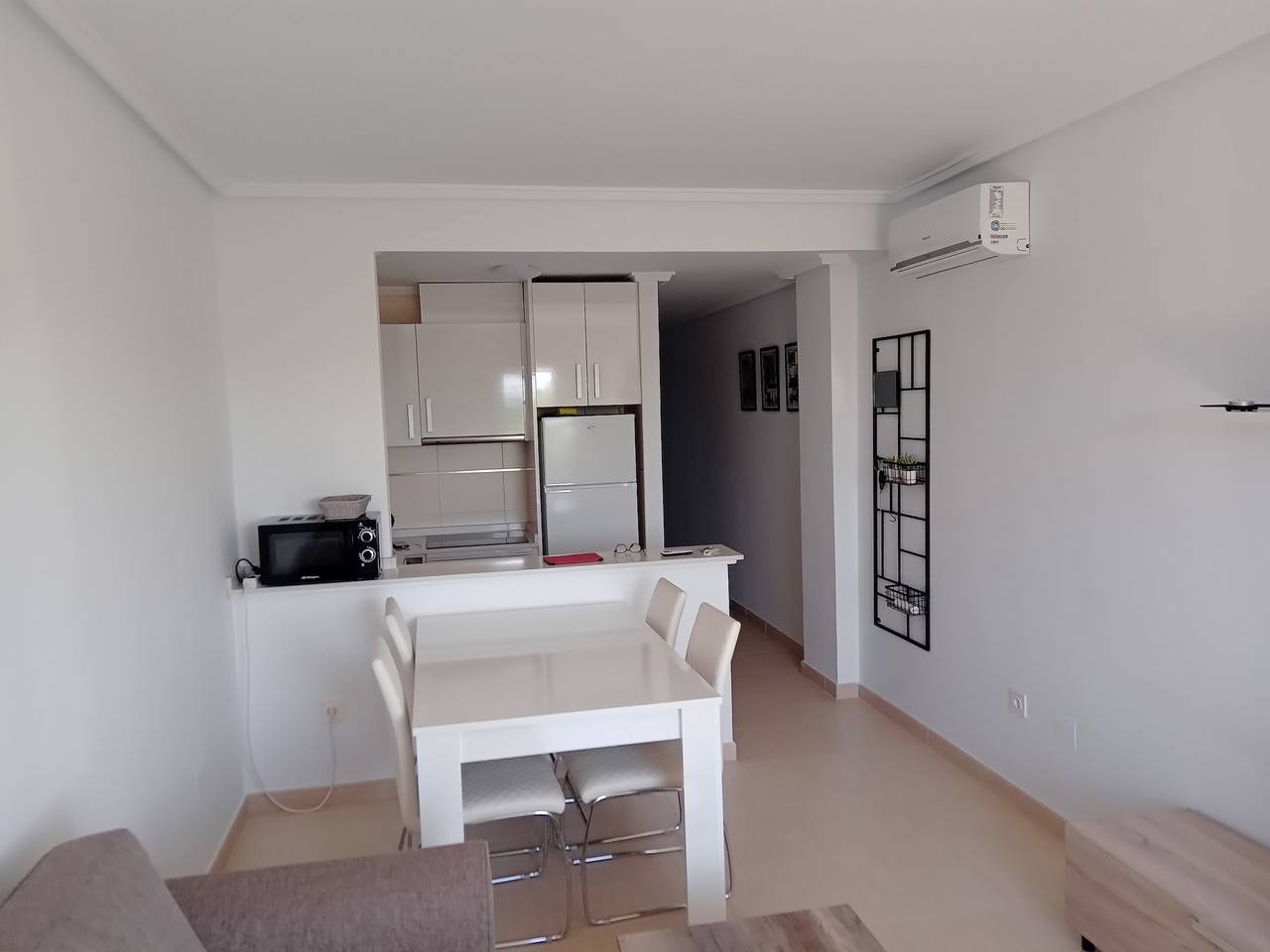 Apartamento vacacional entero, Apartamento de vacaciones para 3 personas con balcón in Los Montesinos, Costa Blanca