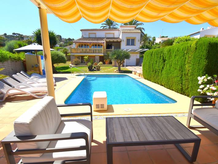 Chalet voor 8 personen, met tuin en terras aan de Costa Blanca