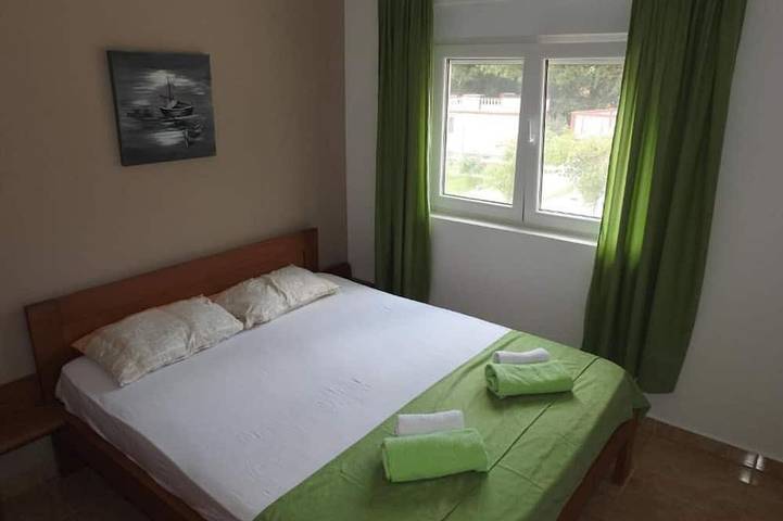 Villa für 12 Personen, mit Sauna und Garten in Montenegro - 2