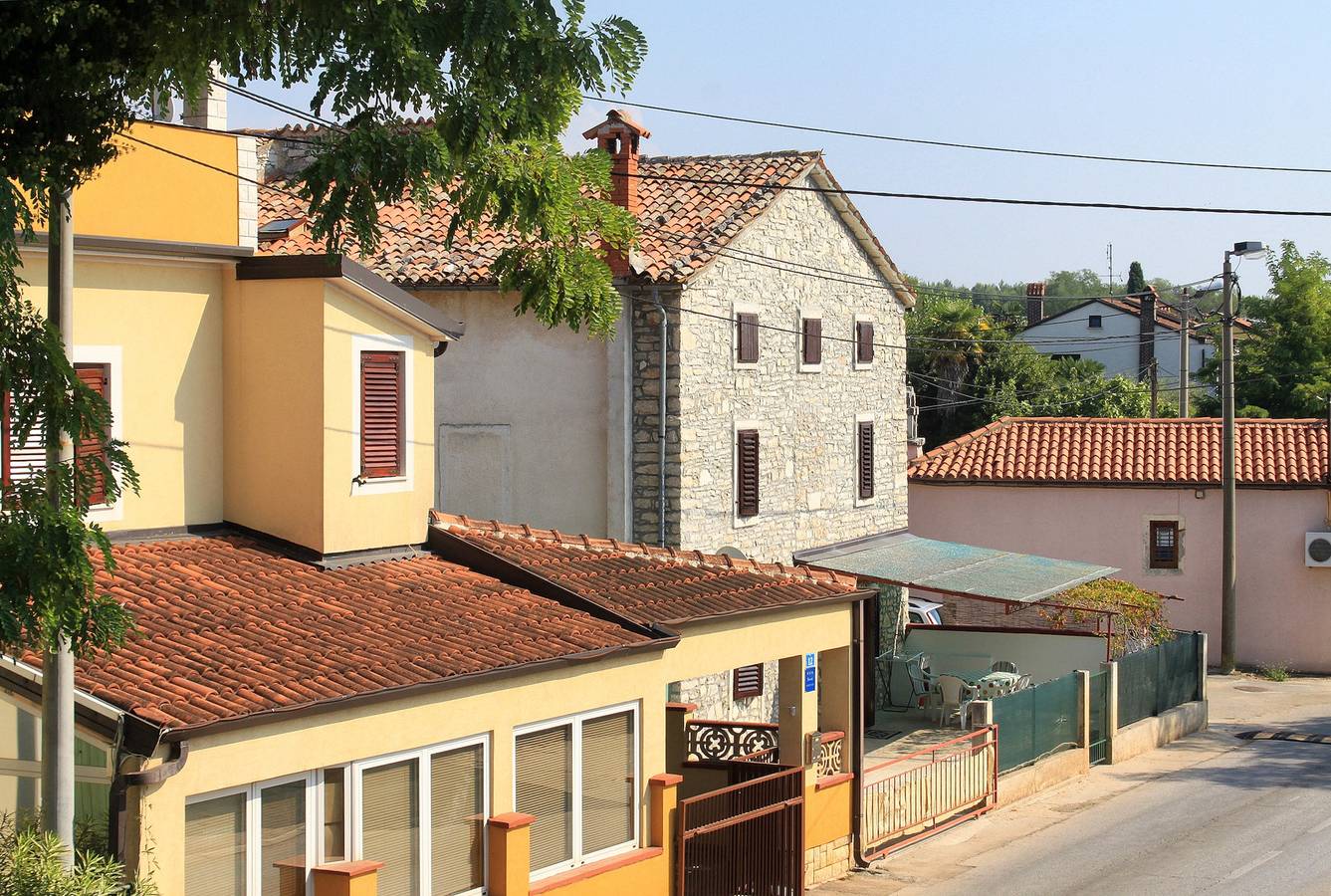 Ganze Wohnung, 2-Zimmer-Ferienwohnung am Strand Zambratija, Umag A-7030-a in plaža Zambratija, Zambratija