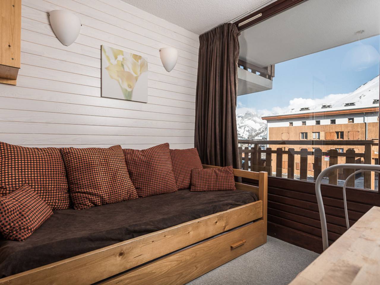 Entire studio, Cozy Studio Cabin · Near Slopes & Shops · Balcony · Sleeps 4 in Tignes, Vanoise National Park