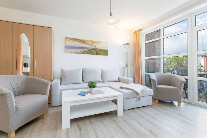 Ferienwohnung für 3 Personen, mit Balkon an der Kieler Bucht