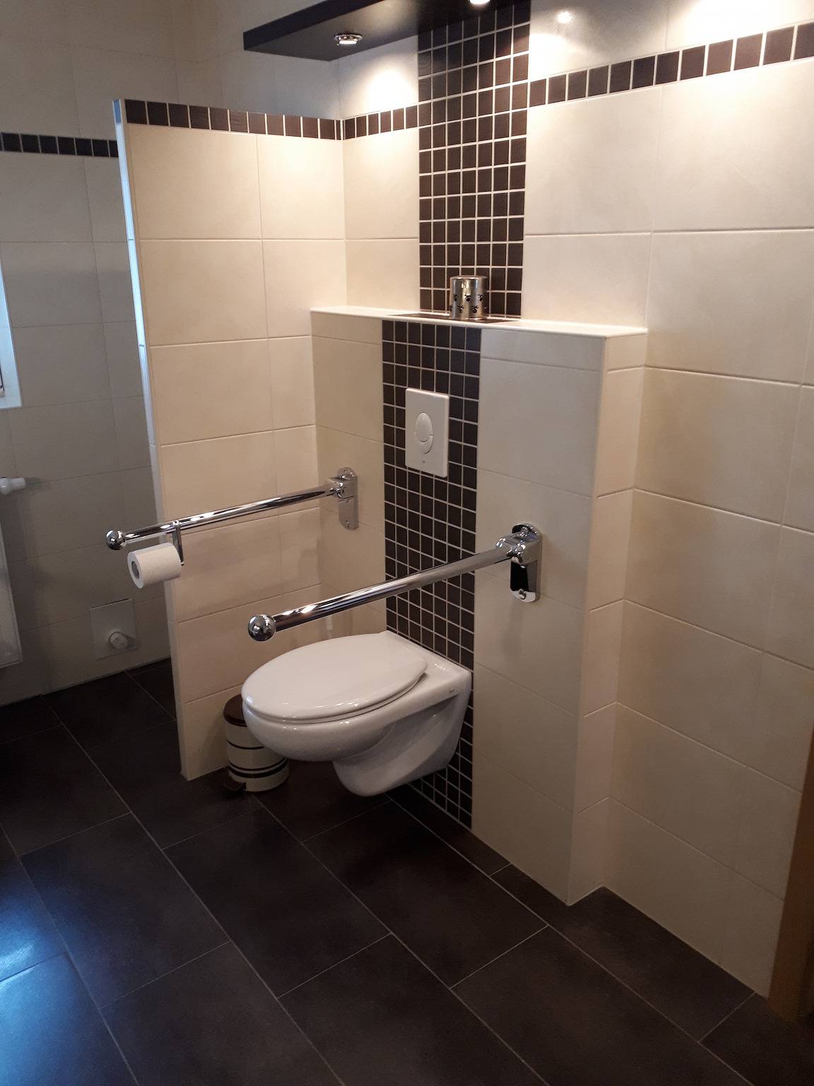 Ganze Ferienwohnung, Top Rollstuhlwohnung auf 80m² in Ostfriesland in Utarp, Landkreis Wittmund