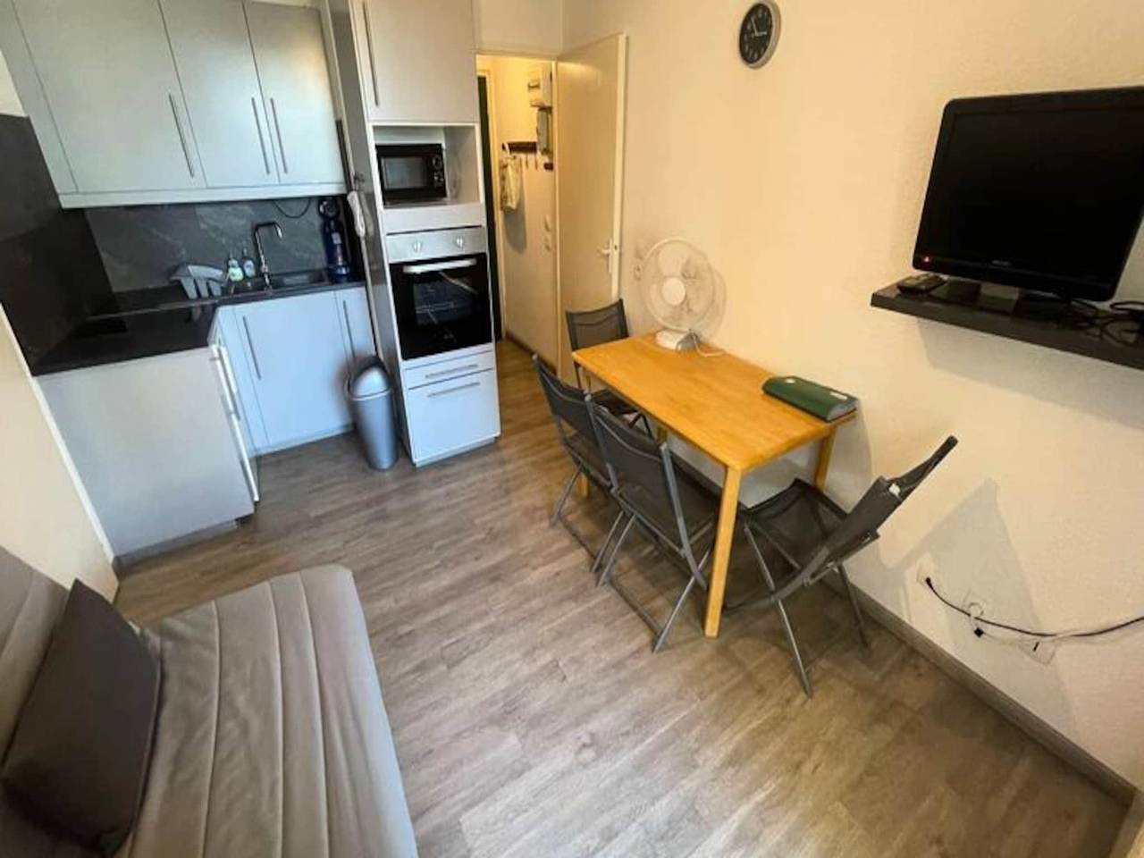 Appartement entier, 2 Pièces pour 4 Personnes in Les Sablettes, La Seyne-sur-Mer