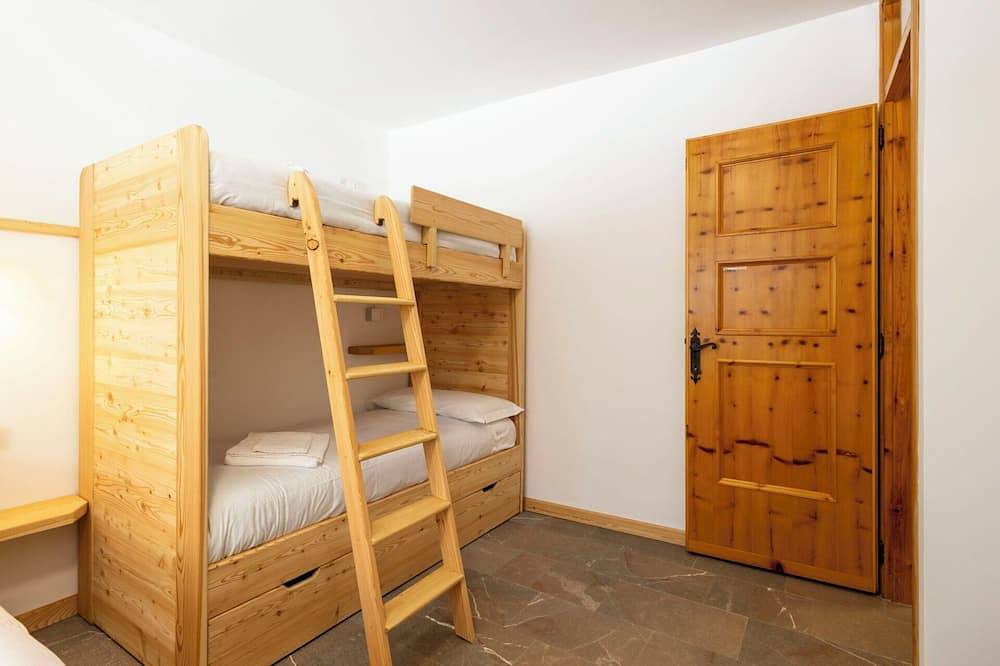 Appartamento intero, Incantevole appartamento per 4 ospiti con Wifi e Tv in Madesimo (Borgo), Madesimo