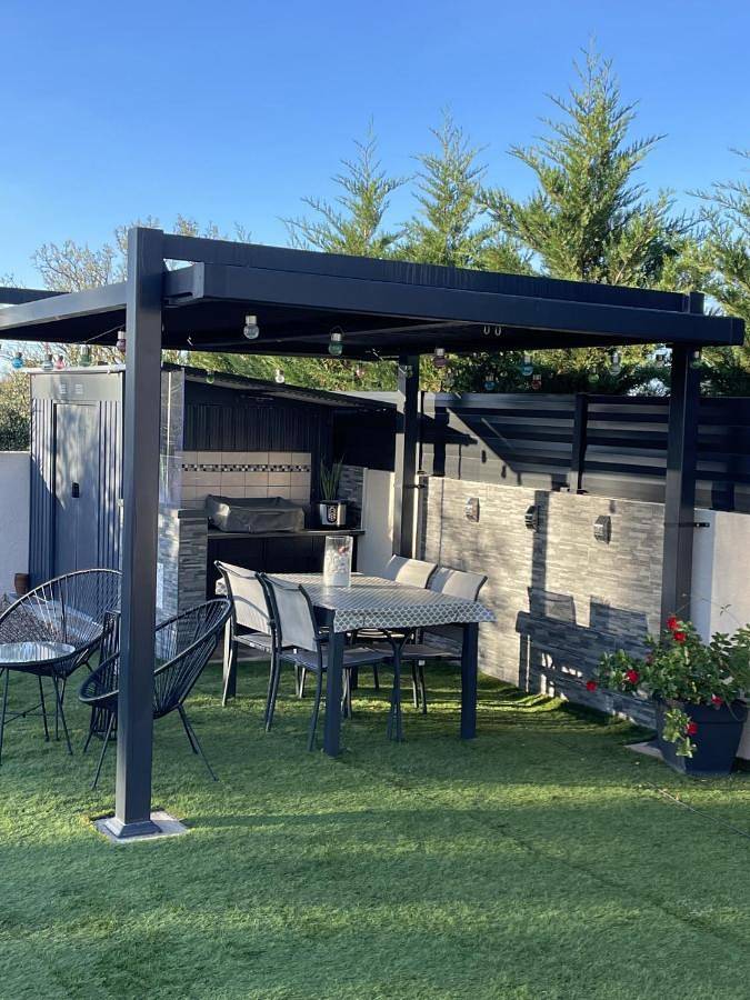 Location de vacances pour 4 personnes, avec piscine et vue, animaux acceptés à Villedaigne - 2