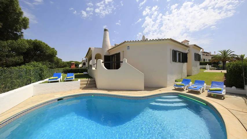 Villa voor 7 personen, met tuin en zwembad in Vilamoura