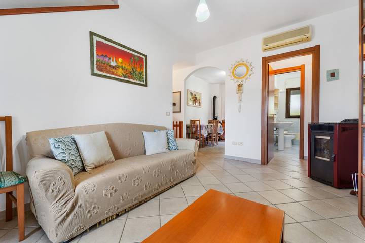 Ferienhaus „Patty“ mit privatem Garten, Balkon und Klimaanlage in Teulada, Cagliari Provinz