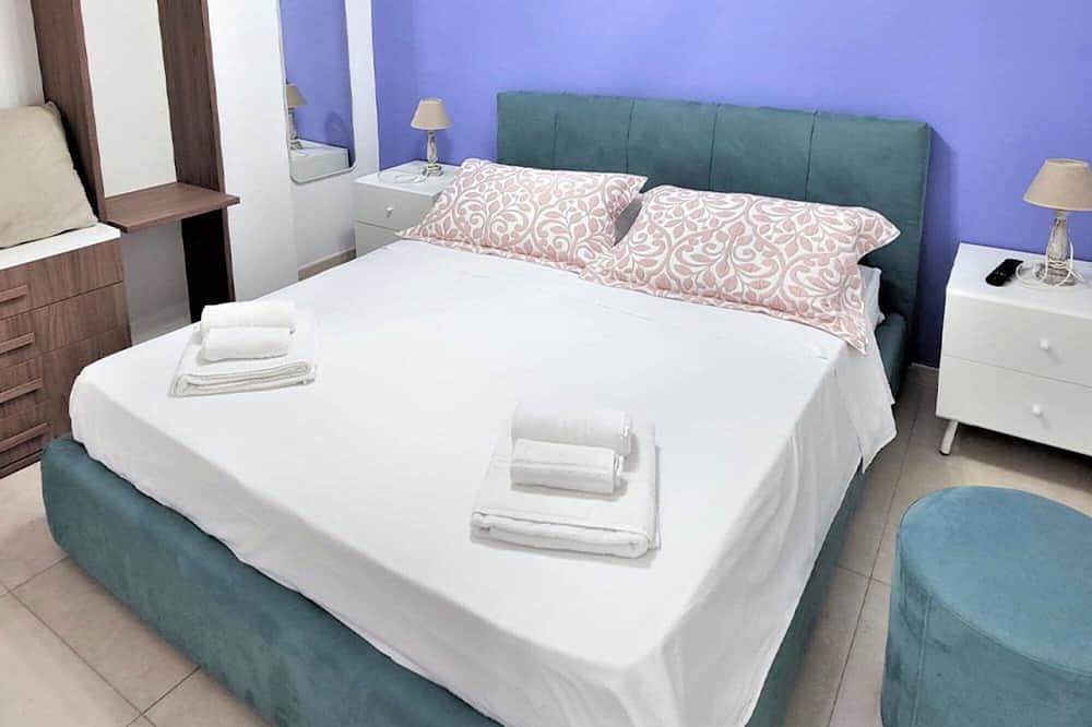 Geheel appartement, Panoramic Apartment on the Seafront of Castellabate in Santa Maria di Castellabate, Cilento
