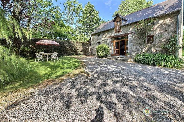 Gîte pour 4 personnes, avec Jardin à Bourbriac