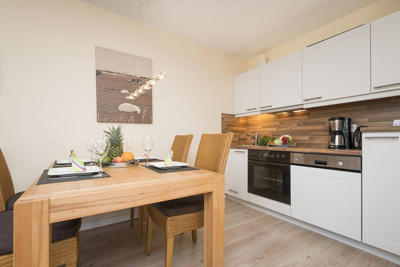 Ganze Wohnung, Wunderschöne Ferienwohnung mit Sauna, Indoor-Pool und Fitnessraum in Keitum in Keitum, Sylt (Gemeinde)