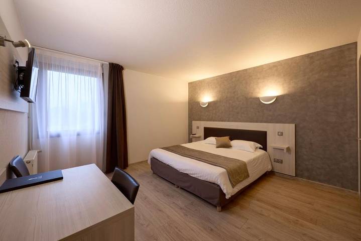 Hôtel pour 2 personnes, avec jardin et vue, animaux acceptés à Banassac - 3