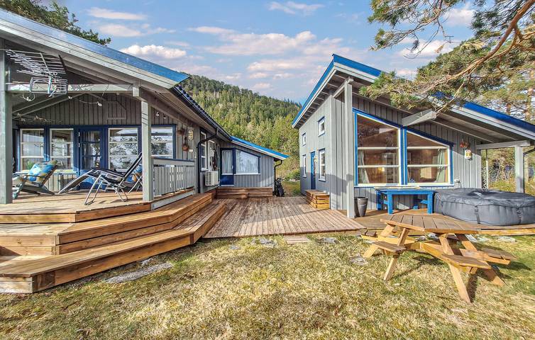 Ferienhaus für 8 Personen mit Terrasse in Snillfjord