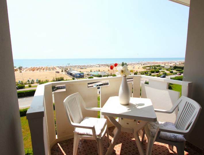 Ferienwohnung für 6 Personen, mit Meerblick und Balkon/Terrasse