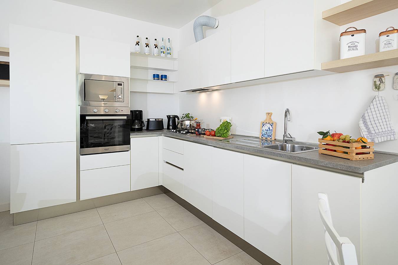 Apartamento entero, Regarda - Brezza di Lago 1 a Lazise con piscina, aria condizionata in Lazise, Montañas Garda