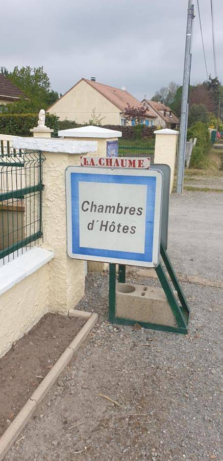 Appartement entier, Two-Bedroom Apartment in Charenton-du-Cher, Saint-Amand-Montrond
