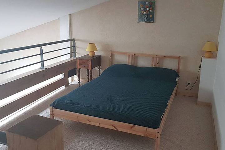 Gîte pour 4 personnes, avec piscine à Charleval