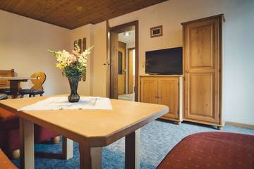 Ferienwohnung für 6 Personen, mit Balkon und Garten in Oberwössen