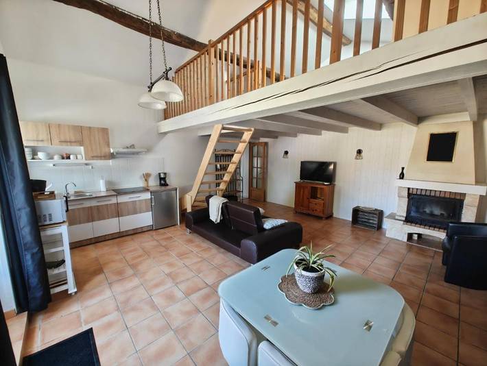 Location de vacances pour 5 personnes, avec Terrasse et Jardin à Ardillières