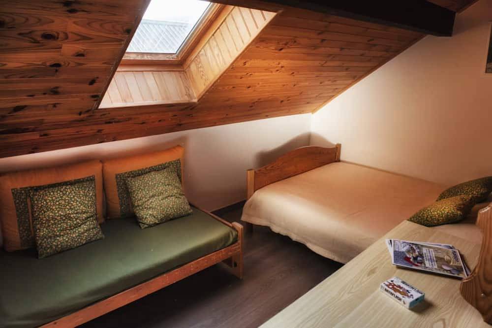 Chalet Familiale Le Petit Nid Corrençon en Vercors proche ski/village in Corrençon-en-Vercors, Parc naturel régional du Vercors