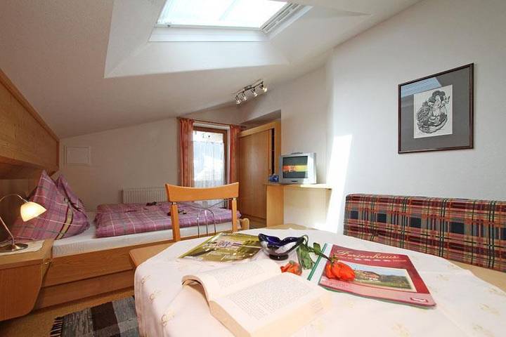 Cottage pour 3 personnes, avec terrasse ainsi que piscine et jardin à Hochfilzen