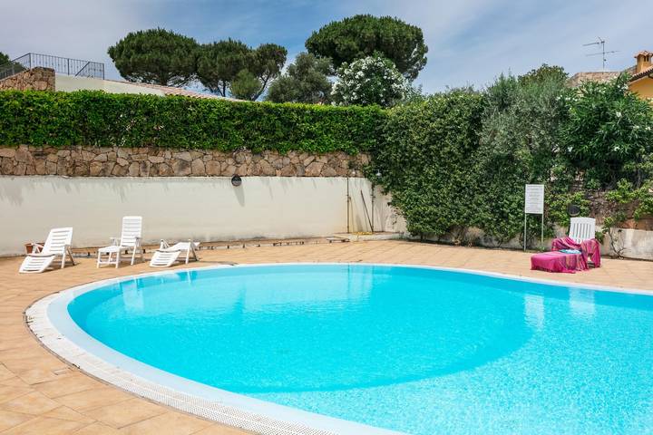 Holiday Home “Villetta Bianca” with Terraces & Shared Pool in Porto San Paolo, Loiri Porto San Paolo