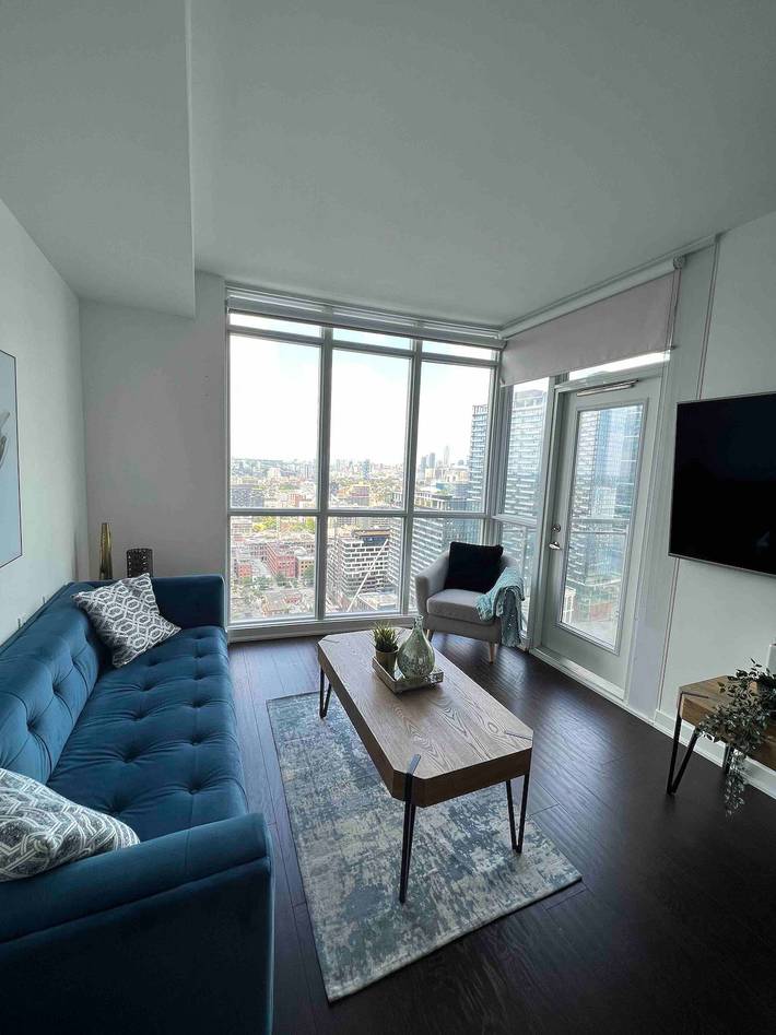 Apartamento vacacional entero, Estacionamiento subterráneo gratuito a 5 minutos de la Torre Cn in Toronto, Lago Ontario (Kanada)