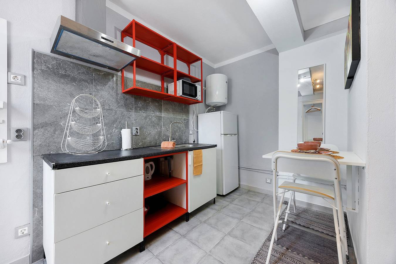 Studio entier, Studio « Économique pour Deux à Lagos » avec Piscine Commune, Wi-Fi et Climatisation in São Sebastião, Lagos