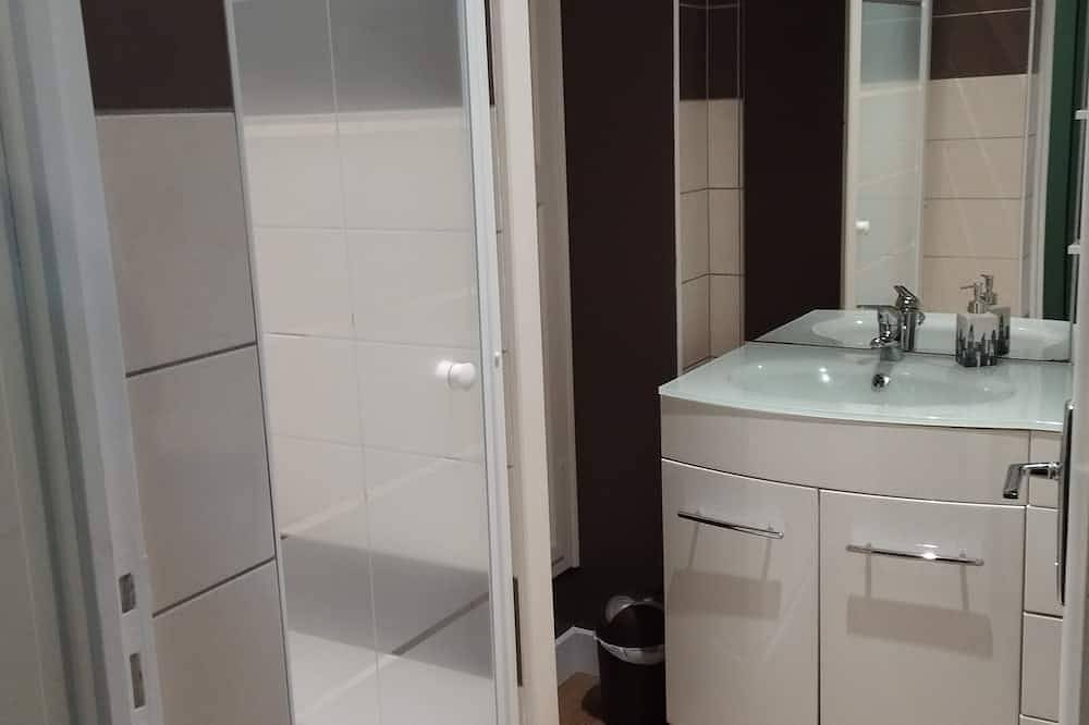 Appartement entier, Quiet apartment in the heart of the spa district close to shops in Vals-les-Bains, Parc naturel régional des Monts d'Ardèche