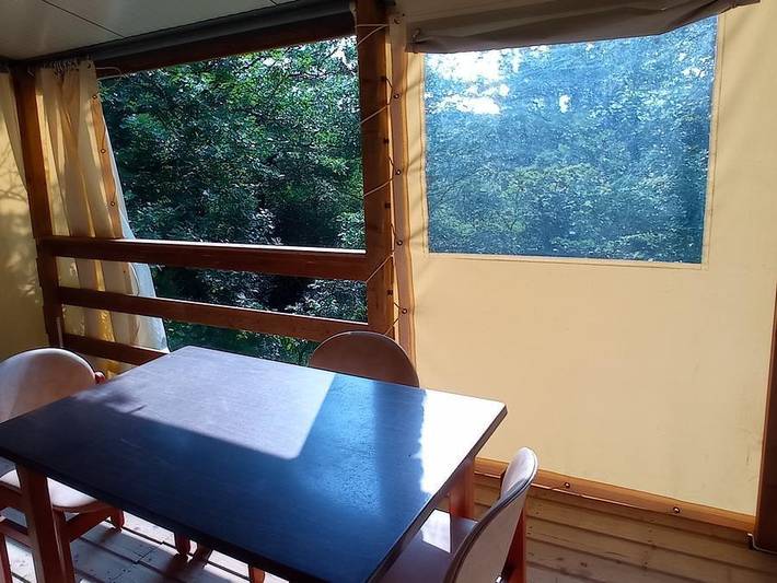 Camping Le Roc del Rey - Safarizelt 4 personen - Tithome ohne Sanitäranlagen (Sonntag bis Sonntag vom 07/07/24 bis zum 01/09/24) 4 Pers. in Belloc, Ariège