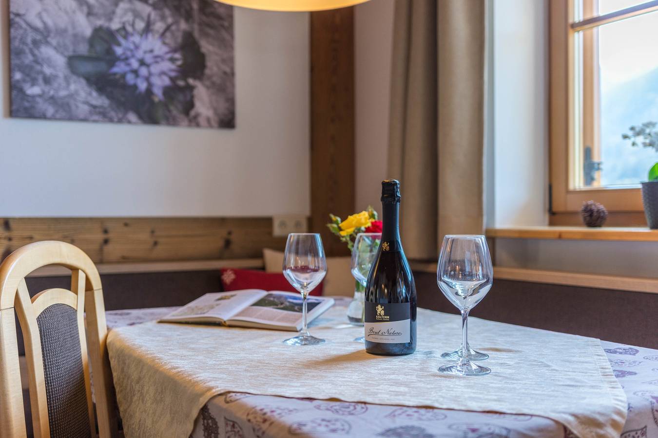 Entire apartment, Family-Friendly Apartment "Alpe Unterkehrhof" with Mountain View, Garden & Terrace in Lajen, Dolomiti Superski