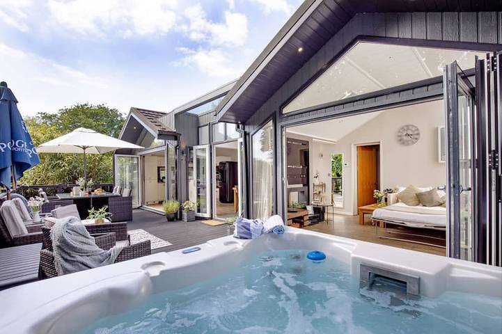 Holiday rental for 6 people, with hot tub and garden in Exmoor