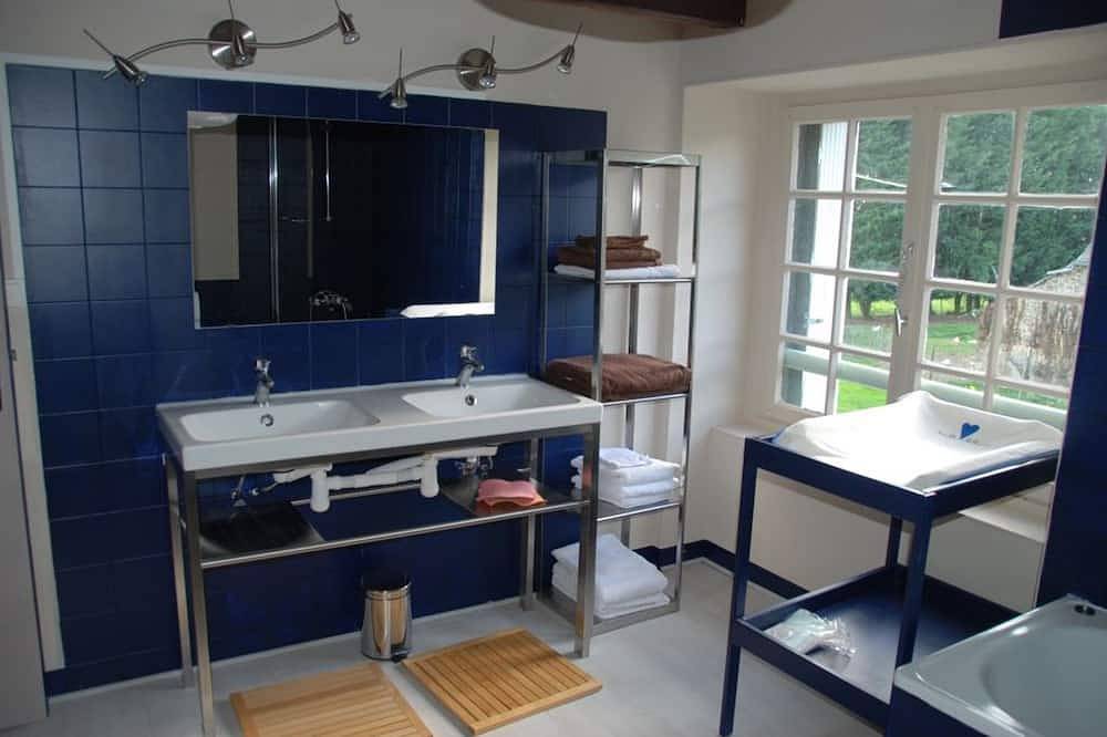 Homerez - House in Jugon-les-Lacs in Jugon-les-Lacs, Dinan region