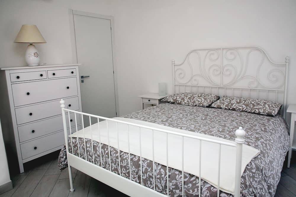 Entire apartment, Villa Schiaffino Fancy First Floor Apartment in Deiva Marina, Riviera di Levante