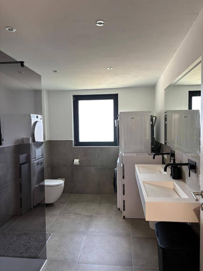 Ferienwohnung für 5 Personen, mit Terrasse und Garten sowie Seeblick und Ausblick in Fleckeby - 4