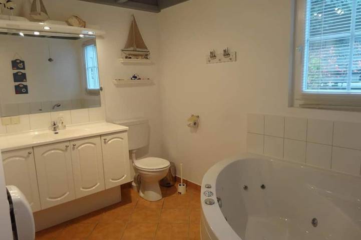 Fh „Kolumbus Wasserterrasse“ 98m², 6+2 Pers. im Marinapark Scharmützelsee, Sauna, Whirlpool, Kamin in Storkower See, Wendisch Rietz