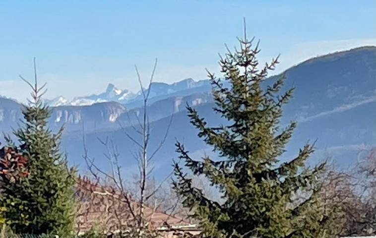Chambre d’hôte pour 4 personnes, avec Terrasse et Jardin ainsi que Piscine et Vue dans l' Ain - 2