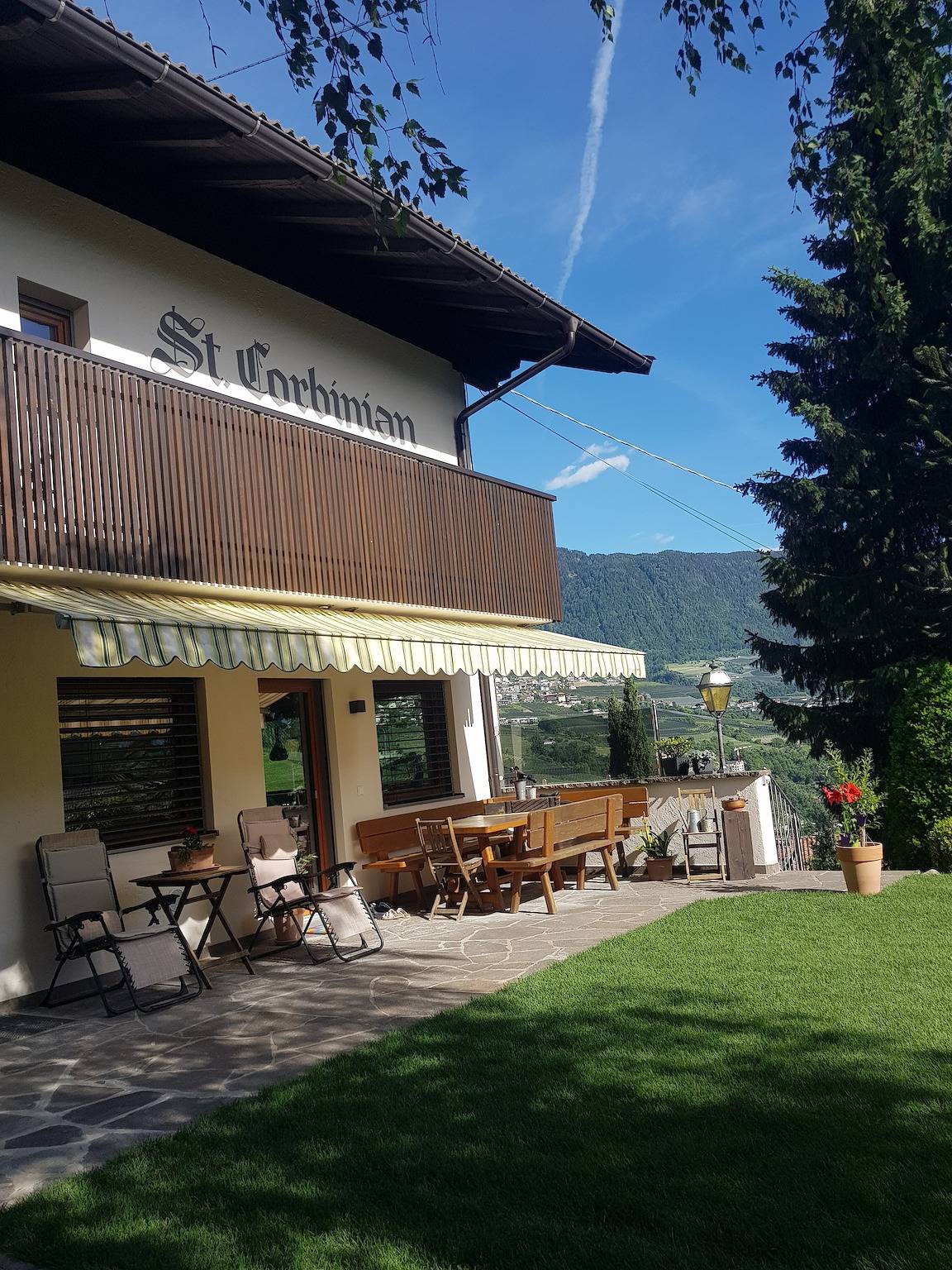 Ganze Wohnung, Apartment 'Sankt Corbinian 1' mit Bergblick, Gemeinschaftsgarten und Wlan in Kuens, Passeiertal