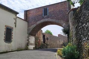 Gîte pour 4 personnes, avec jardin ainsi que vue et terrasse à Mauléon