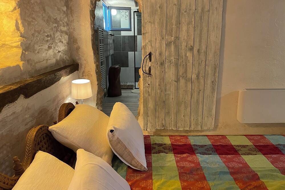 La maison du canal, cosy artist's house, pets welcome in Bannay, Bourges region