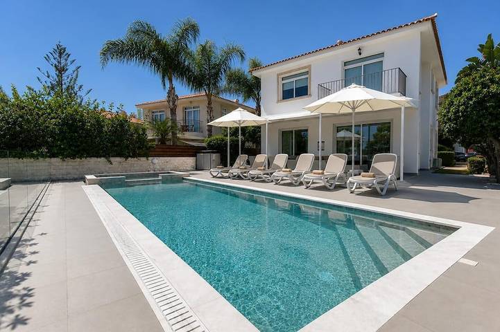 Villa for 8 people, with garden - 1