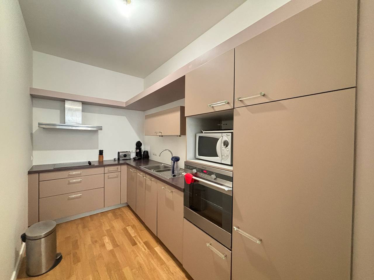 Entire apartment, Spacious T2 apartment near the beach with wifi, elevator and equipped kitchen in Les Sables-d'Olonne, Vendée