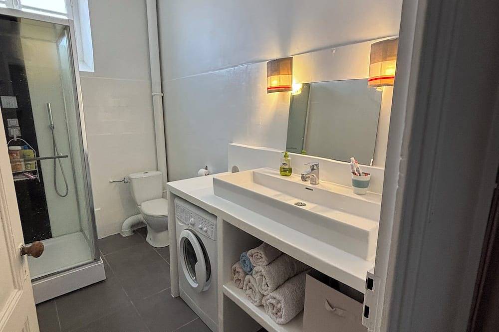 Appartement entier, Appartement de 5 pièces à 2 mn à pied du bourg. 5 mn des plages, 25 mn de Royan. in La Tremblade, Côte de Beauté
