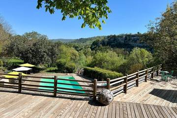 Gîte pour 2 personnes, avec jardin et terrasse à Céreste